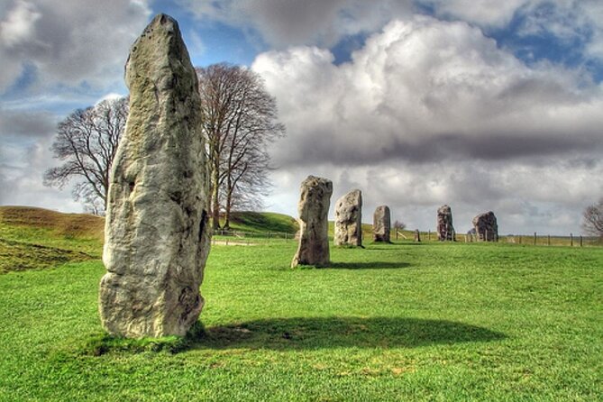 Stonehenge and The Stone Circles of Avebury Day Trip from London - Avebury stone circle and the village: guided arrival, then room to wander