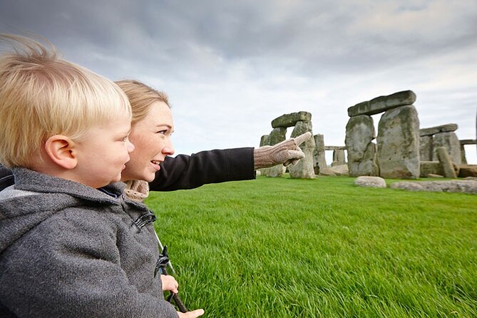 Stonehenge and Windsor from London - Stonehenge: what to focus on besides the big rocks