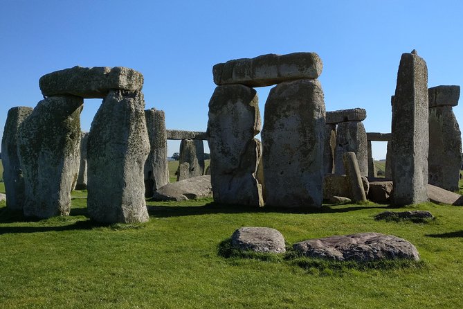 Stonehenge Half-Day luxury guided tour from Bath for 2-8 - The Drive: 1 Hour Each Way to Stonehenge Countryside