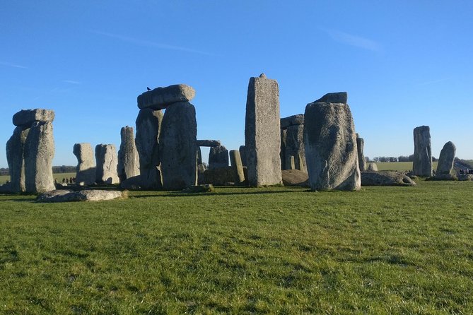 Stonehenge Half-Day luxury guided tour from Bath for 2-8 - Fast-Track Entrance and the Stonehenge VR Boost