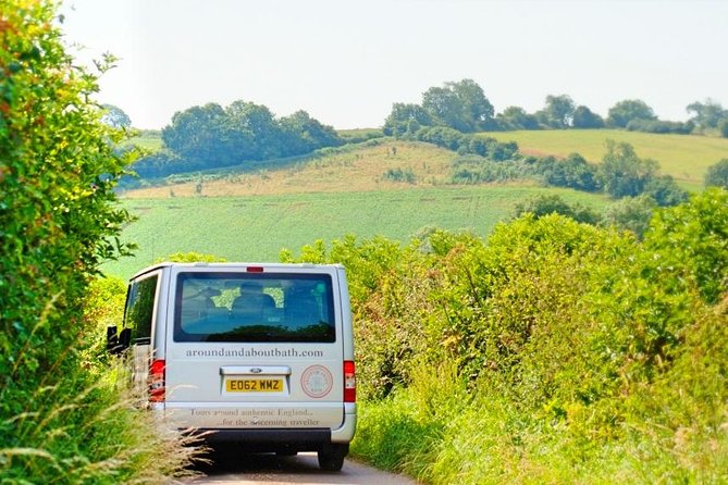 Stonehenge Half-Day luxury guided tour from Bath for 2-8 - What the Guides Do Well on This Tour