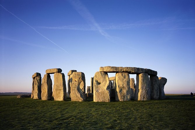 Stonehenge Half Day Tour with Entry and Extra Time - Getting set up at Stonehenge: audio, headsets, and the scannable map
