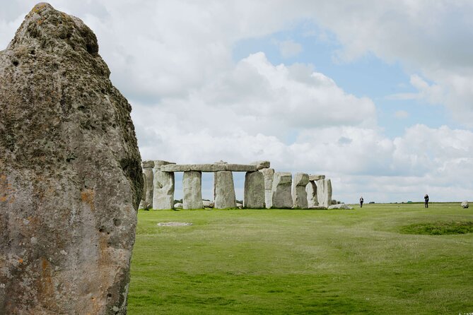 Stonehenge Private Full-Day Tour from Bath for 2-8 guests - Wiltshire countryside stops: villages, a medieval ruin, and time for tea