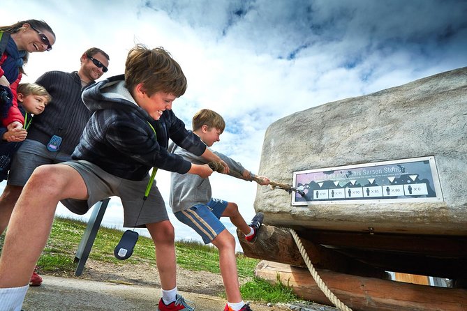 Stonehenge Shuttle Bus from London with Optional Fish & Chips - The Audio Guide in 13 Languages, Downloaded or On Site