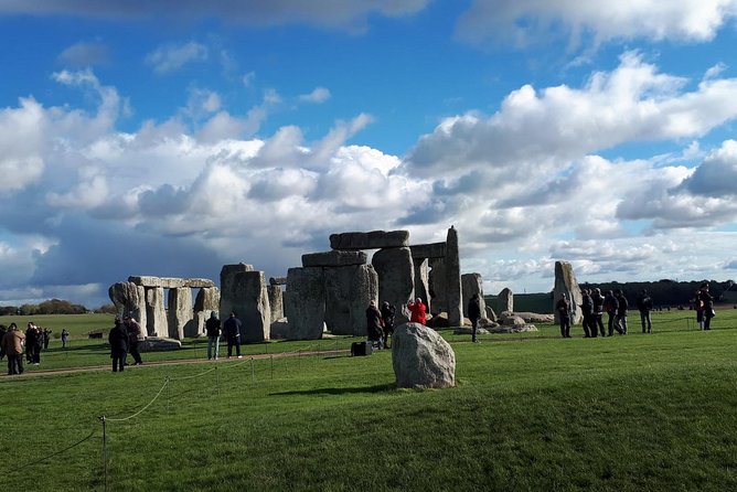 Stonehenge Shuttle Bus from London with Optional Fish & Chips - Visitor Center Exhibitions: The Shortcut to Understanding