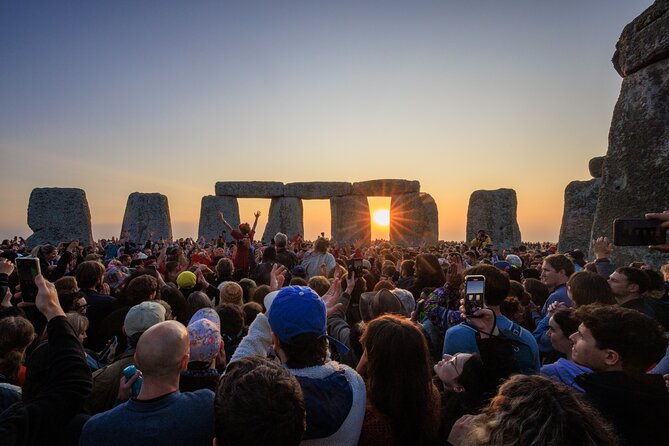 Stonehenge Summer Solstice Tour from London: Sunset or Sunrise Viewing - Stop 1: Stonehenge on the summer solstice, what the 3 hours really means