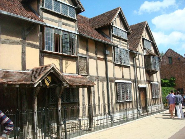 Stratford-Upon-Avon Audio Walking Tour: Shakespeare's Life - Key highlights you should care about