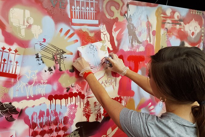 Street Art Walking Tour and Workshop in London - Meeting on Brushfield Street and getting oriented fast