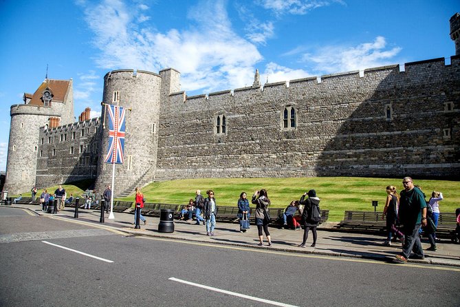 Summer Special: Buckingham Palace & Windsor Castle Tour - The Role of the Guide and Why Audio Matters