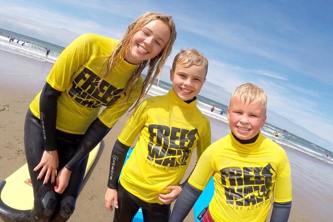 Taster Surfing Lesson in Bude - The first moments: wetsuit fitting, board setup, and a clear game plan