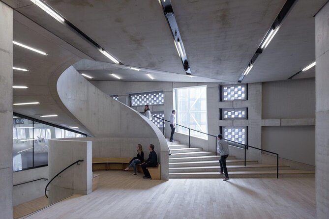 Tate Modern Official Discovery Tour - What you pay for: the guide, not the admission
