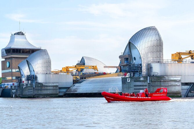 Thames High-Speed Zone Speedboat in London - From St Katharine Pier to the High-Speed Zone: The Moment the Engine Roars