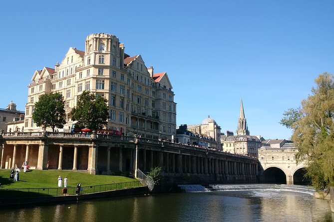 The Beatles in Bath June 10th 1963 - John Lennon tribute on piano: the small finale that leaves an echo