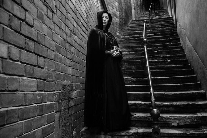 The Black Widow - Dark Tales around Scarborough - A dark-tales route built around Scarborough’s best night scenery