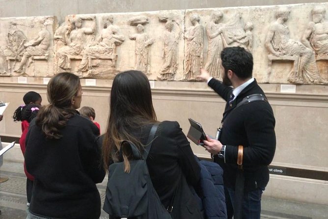 The British Museum London - Exclusive Guided Museum Tour - Walking strategy inside a crowded museum