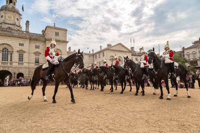 The Changing of the Guard Tour and Buckingham Palace - Who this tour is best for (and who might want something else)