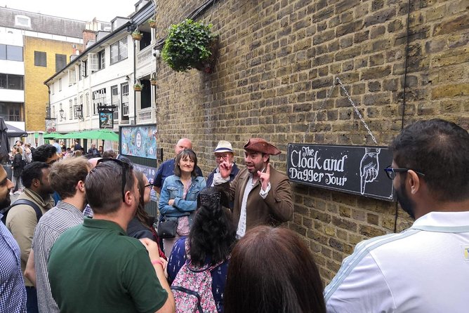 The Cloak and Dagger Tour in London - Guide style and the small-group advantage