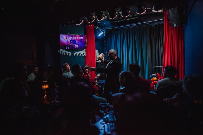 The House Magicians Comedy & Magic Show at Smoke & Mirrors Friday 8pm - Getting in the door: the close-up magician and the 7:45 seating moment