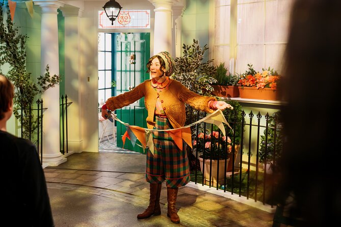 The Paddington Bear™️ Experience ticket - Start at Paddington Station and the Full-Size Train Carriage
