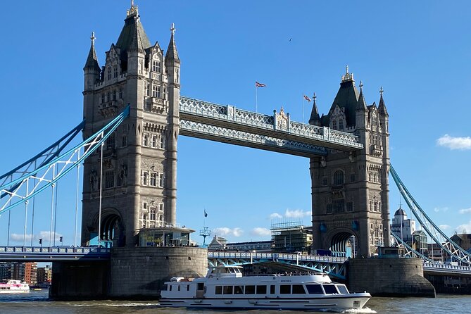 The Tower of London - Small Group Tour with a Local Expert - Walking, pace, and the reality of heat