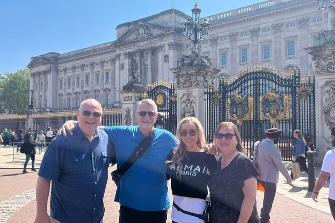 The Ultimate 6-hour Private Tour of London in an Iconic Black Cab - From Nelson’s Column to the Thames: monuments and a sense of place