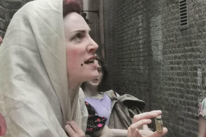 Theatrical Walking Tour with Harlots, Strumpets and Tarts - The Baroness and the girls: what performance adds (and what to expect)