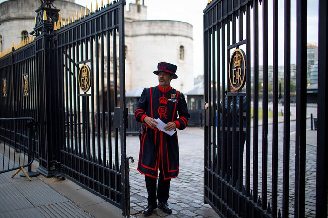 Tower of London After Hours Tour with Beefeater & Keys Ceremony - How to plan for the cold, cobblestones, and limited indoor shelter