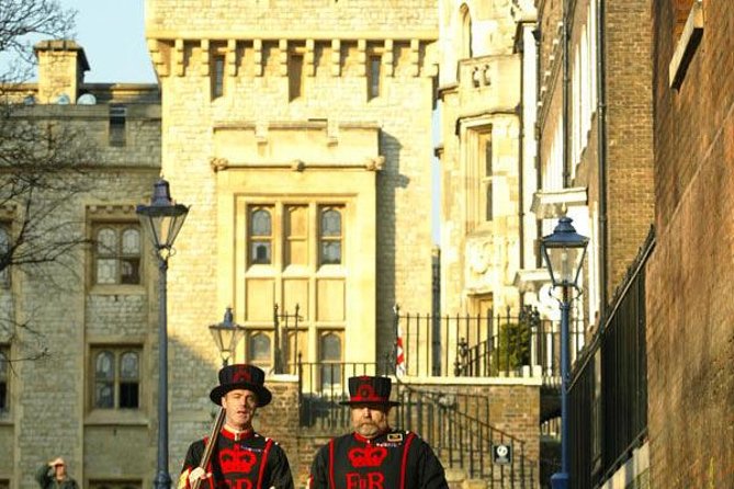 Tower of London and Crown Jewels Exhibition Ticket - How long to plan: more than the guided hour