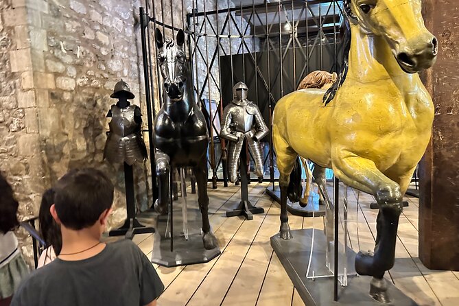Tower of London for kids & families Private Guided Tour with pre-booked Tickets - Crown Jewels time: exciting, but plan for reality
