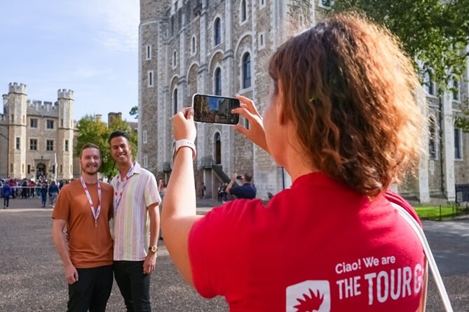 Tower of London Guided Tour with Beefeater Meet & Crown Jewels - Bloody Tower Beefeater Q&A: how to make the 15 minutes count