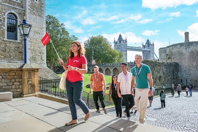 Tower of London: Guided Tour with Thames River Cruise - Crown Jewels stop: what you’ll actually see in the Jewel House