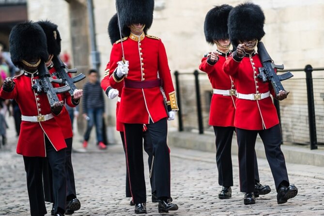 Tower of London: Opening Ceremony & Early Crown Jewels Access - Meet at Lower Thames Street and set yourself up