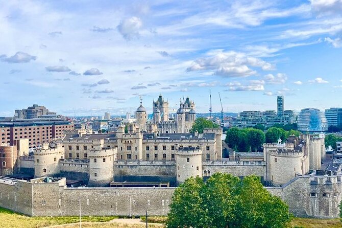 Tower of London Private Tour for Families and Friends - Getting the Tower of London to click with a private Blue Badge guide