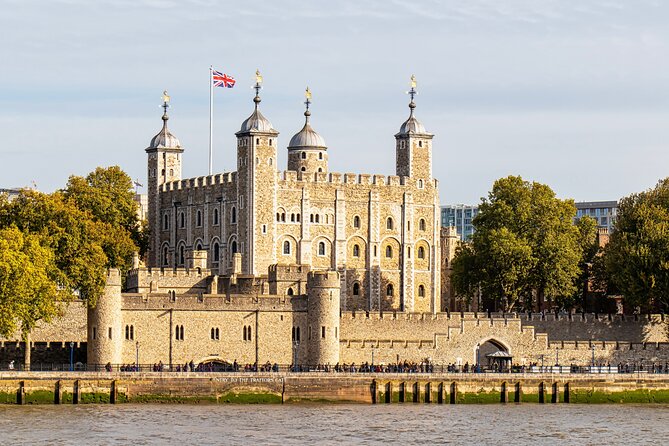 Tower of London Private Walking Tour - White Tower: Kings’ Armour, Weapons, and Kid-Friendly Learning
