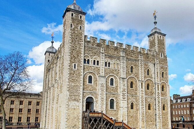 Tower of London Ticket with Audio Guide and Unlimited Entry Time - St Peter ad Vincula: the most human stop in the loop