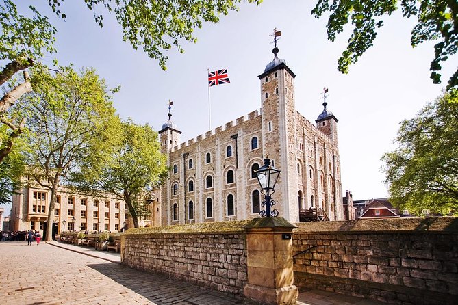 Tower of London with London Hop-On Hop-Off Tour and River Cruise - Tower of London, Crown Jewels, and the 24-hour Big Bus combo