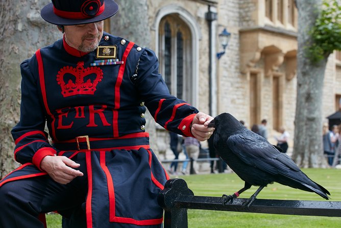 Tower of London with London Hop-On Hop-Off Tour and River Cruise - West End momentum: Green Park, Regent Street, Piccadilly Circus, and Trafalgar Square