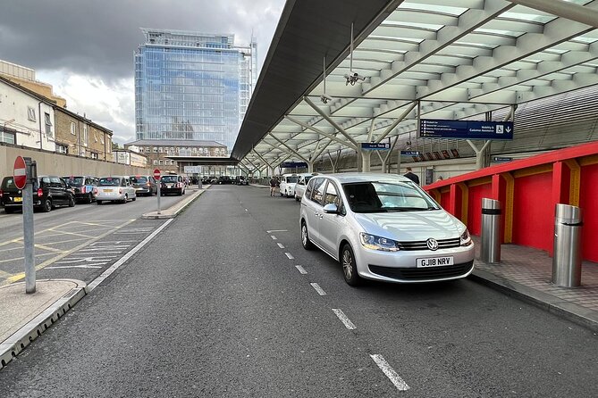 Transfer from Heathrow Airport to London or London to Heathrow - Where you meet the driver at Heathrow by terminal
