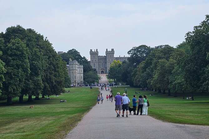 Transfer from Southampton to Heathrow via Stonehenge and Windsor - Windsor Castle: pre-booked entry plus independent exploring
