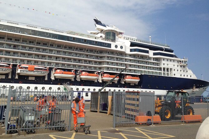 Transfer London to Southampton Cruise Terminal (extra luggage) - Your Cruise-Date Timing: 10:00 Departure And Around-Noon Arrival