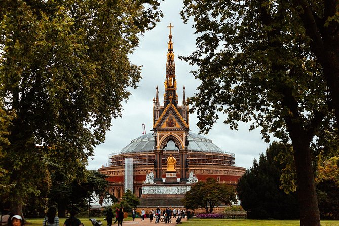 Treasures of London: The Royal Family Private Tour - Soho stop with a West End story: from aristocracy to entertainment
