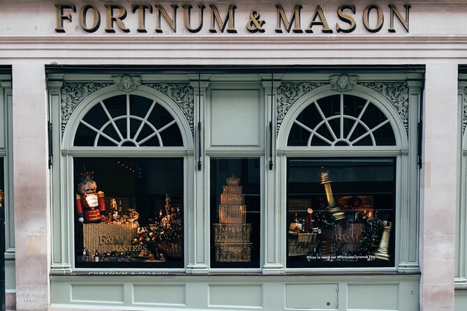 Ultimate Guided Tour of London - Soho for 15 minutes: creativity, nightlife, and theatre-adjacent streets