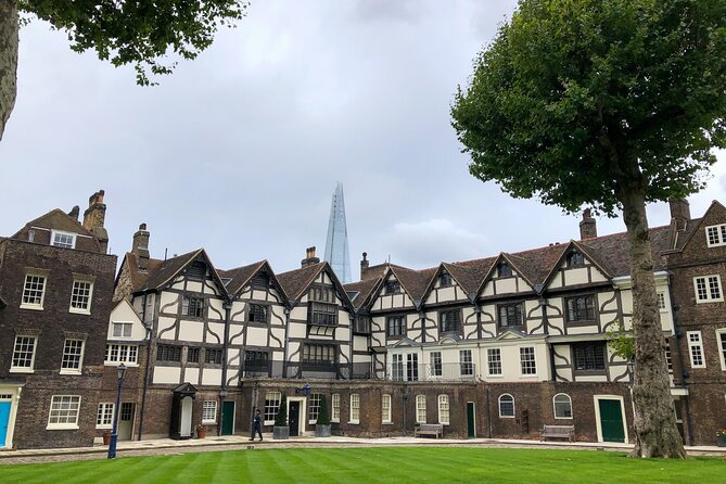Ultimate Royal London: Tower of London & City of Westminster Tour - King Charles III’s palace facts: 775 rooms and the scale of monarchy
