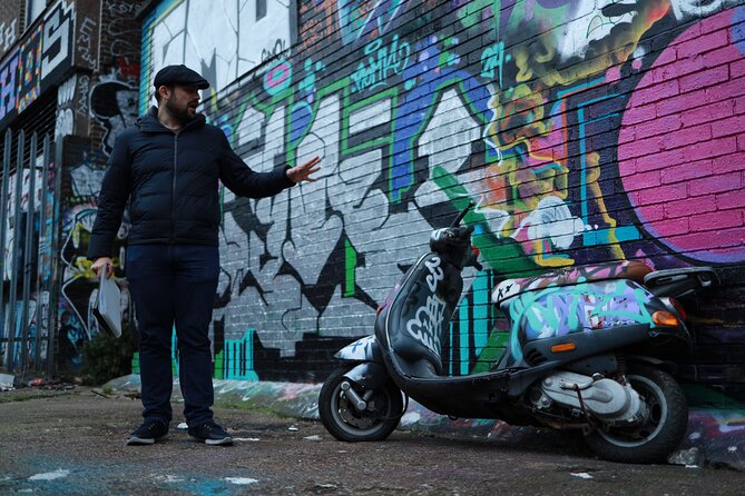 Urban Canvas: Exploring Shoreditch's Vibrant Street Art - The hands-on street art moment, spray painting included