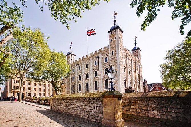 VIP Early Access: Opening Ceremony Tower of London & Bridge Entry - White Tower and St. John’s Chapel: Royal Armouries in a tight window