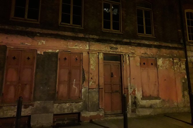 Visit Jack the Ripper in French - Starting at Whitechapel Gallery, right where the story begins