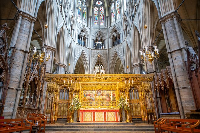 Walking Tour of London Westminster Abbey, Big Ben, Buckingham - The best post-Abbey breaks: shop stop and St Margaret’s Church