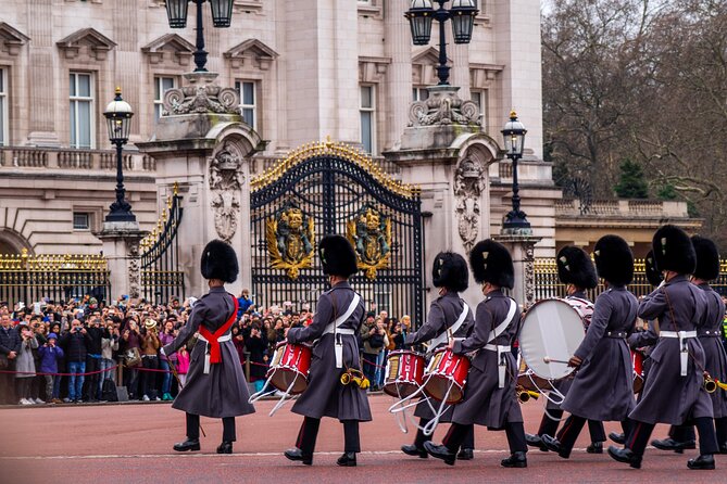 Walking Tour of London Westminster Abbey, Big Ben, Buckingham - St James’s Park and royal frontage: the pace shifts to scenery