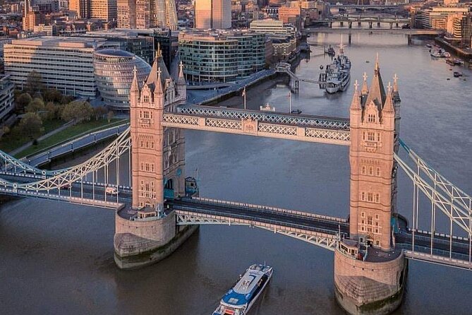 Westminster Walking Tour, River Cruise & Tower of London Entry - Buckingham Palace start, Green Park stroll, and Guard viewing spots