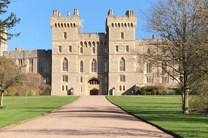 Windsor Castle and Eton College Private Car with Driver Guide - London Pickup, Private Car Comfort, No Transit Headaches